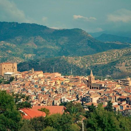 Casa Lucia Appartement Castelbuono  Buitenkant foto