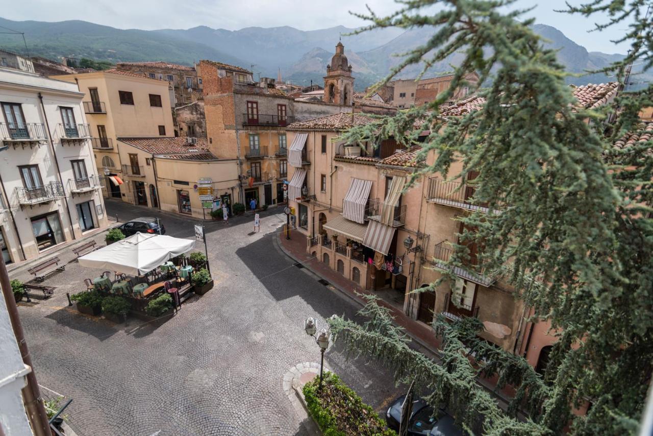 Casa Lucia Appartement Castelbuono  Buitenkant foto